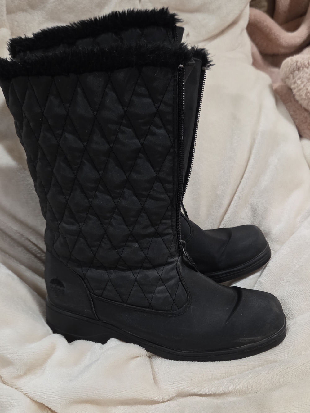 totes Black Quilted Faux-Fur Trim Zip Winter Boots